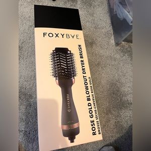 Foxybae rose gold blowout brush